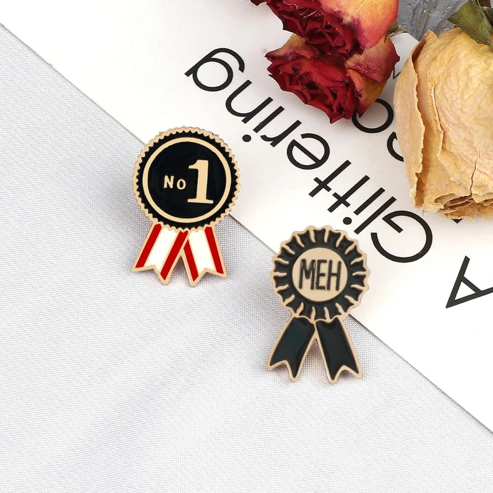 2-4Pcs/Set Black White Cats Enamel Pins Famous Scientists Honor No.1 Medal Badge Couples Adult Sexy Brooches Clothes Bag Jewelry