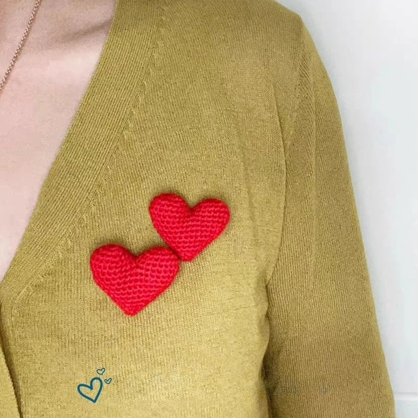 Creative Red Heart Brooches For Couple Romantic Love Heart Resin Pin Knitted Decorative Lapel Pins Lovers' Gift Clothes Accessor