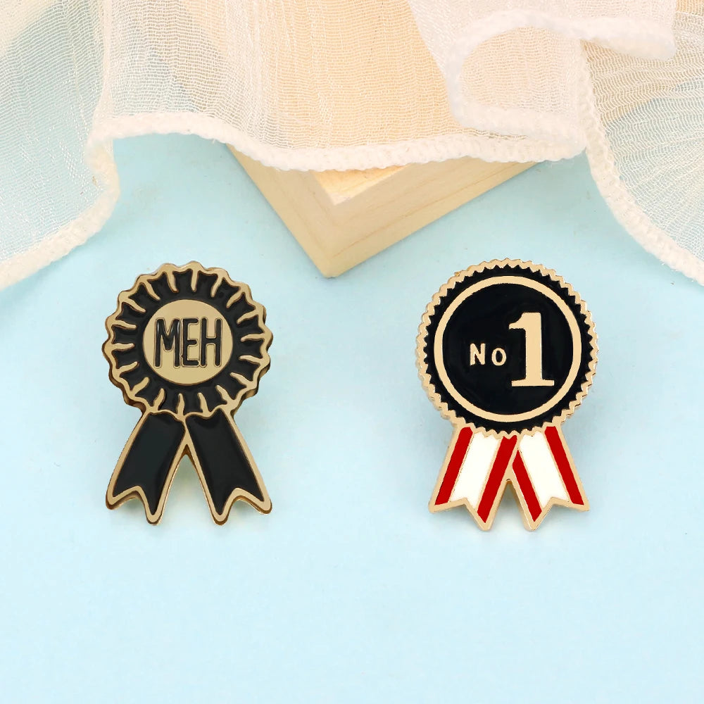 2-4Pcs/Set Black White Cats Enamel Pins Famous Scientists Honor No.1 Medal Badge Couples Adult Sexy Brooches Clothes Bag Jewelry